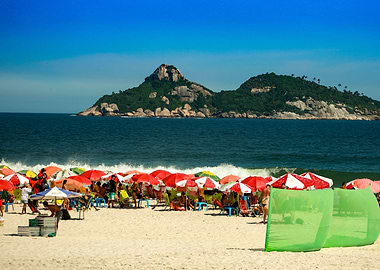 Rio beach at week end