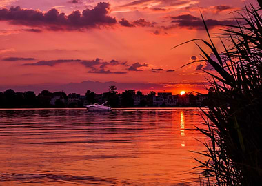 Sonnenuntergang am Wasser