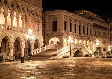 VENICE at night