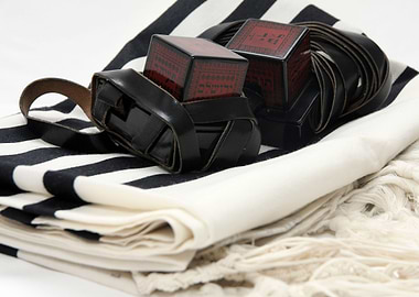 Tifillin and Talit
