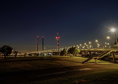 Rheinturm meets moon
