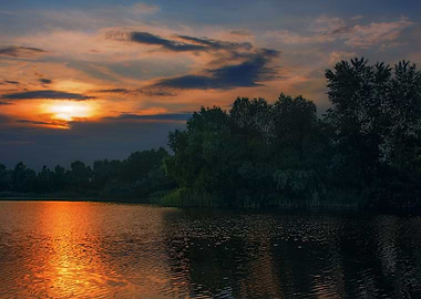 On the lake in the evening