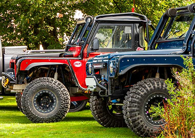 Land Rover Defenders