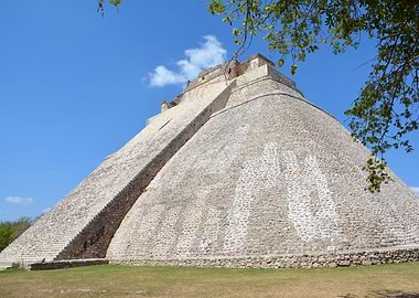 maya pyramid yucatan