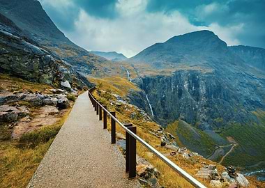 Walkway On The Mountain Tr