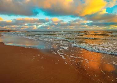 Sea With Cloudy Sky In Eve