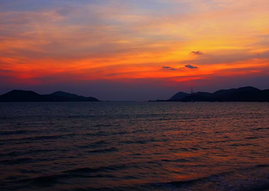 sea with beautiful sky