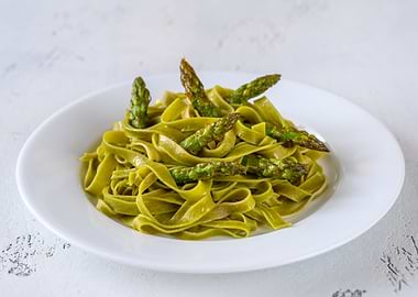 Fettuccine with asparagus