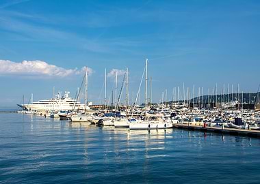 yacht harbour at cinque