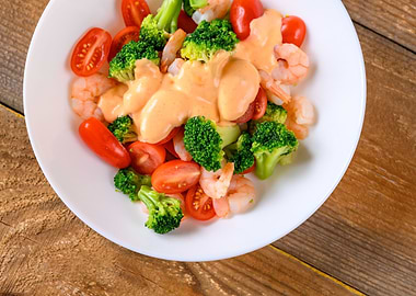 Salad with shrimps