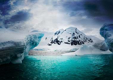 Earth Glacier Half Moon Is