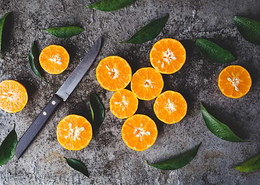 Fresh mandarin slices