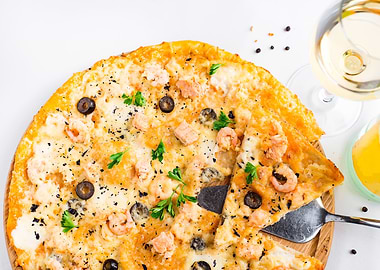 Freshly baked pizza Hawaii