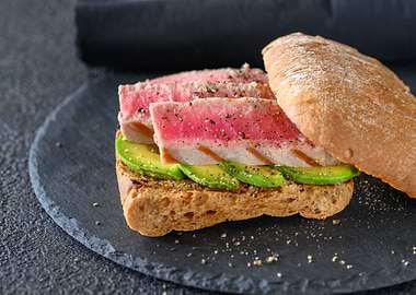 Sandwich with tuna