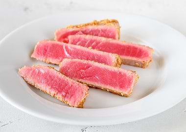 Sliced tuna steak