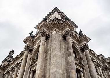 Corner view of an building