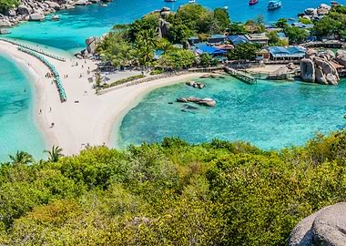 Beach Between Koh Nangyuan