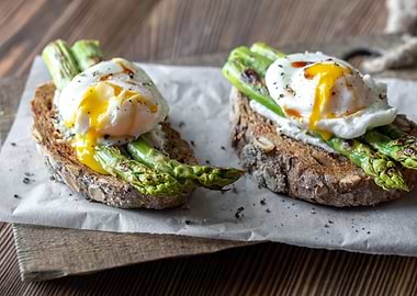 Sandwich with asparagus an