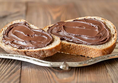Bread with chocolate paste