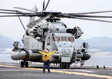A CH53E Super Stallion