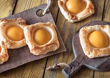 Puff pastry with peach