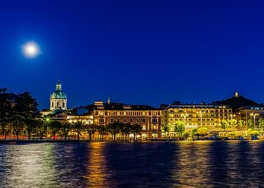 Lake Como and the Moonligh