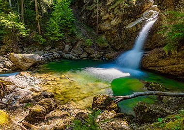 Hidden Waterfall Paradise