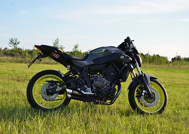 Yamaha MT 07 Night Fluo