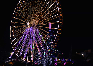 Illuminated Ferris wheel