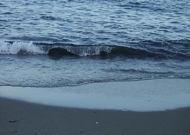 Waves macro crete island