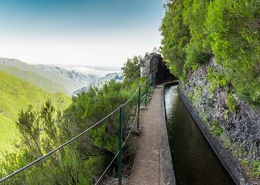 Levada do Alecrim footpath