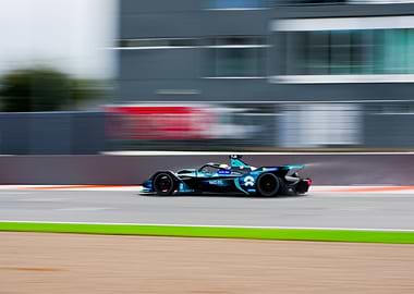 Oliver Turvey at full spee