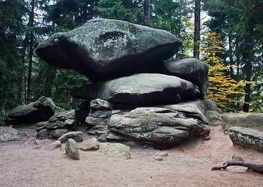 Chybotek Balancing Rock