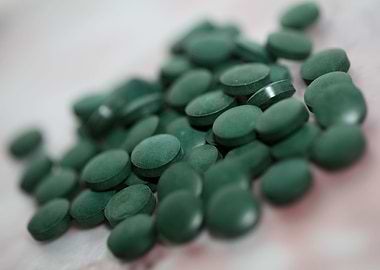 Spirulina platensis pills