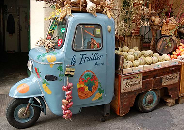 Fruit selling tricycle