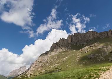 rocky mountain and cloudy