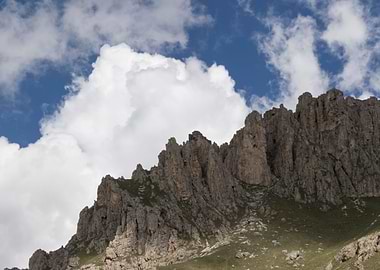 rocky mountain and cloudy