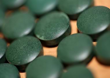 Spirulina platensis pills