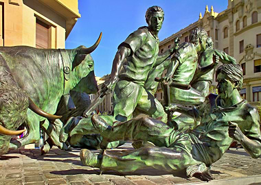 Encierro statue Pamplona