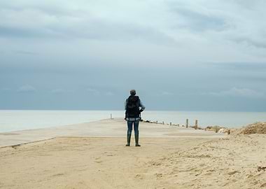Traveller sea pier abandon