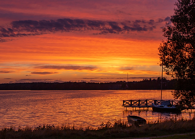 Sunset, reflection on lake