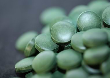 Spirulina platensis pills
