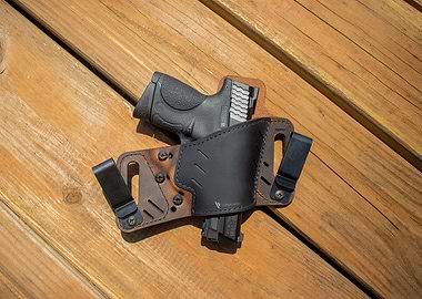 Revolver and holster