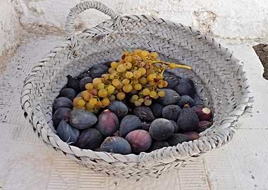 Figs and grapes 01