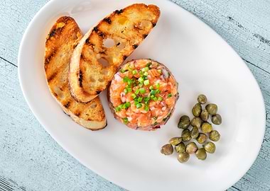 Salmon tartare