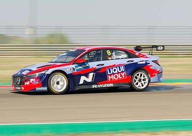 LUCA ENGSTLER Racing