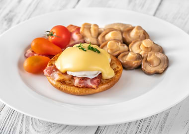 Eggs Benedict with bacon