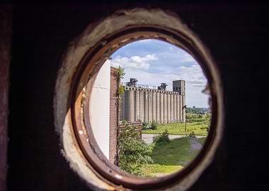 Grain silo through port
