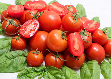 group of fresh red tomatoe
