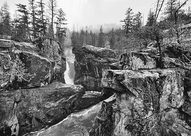 Nairn Falls BC BW